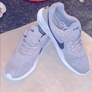 10.5 gray ,black , white Nike air